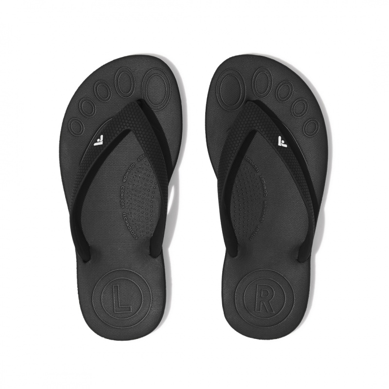 Black Fitflop Iqushion Rubber Kids' Flip Flops | MY-RXZIQO731