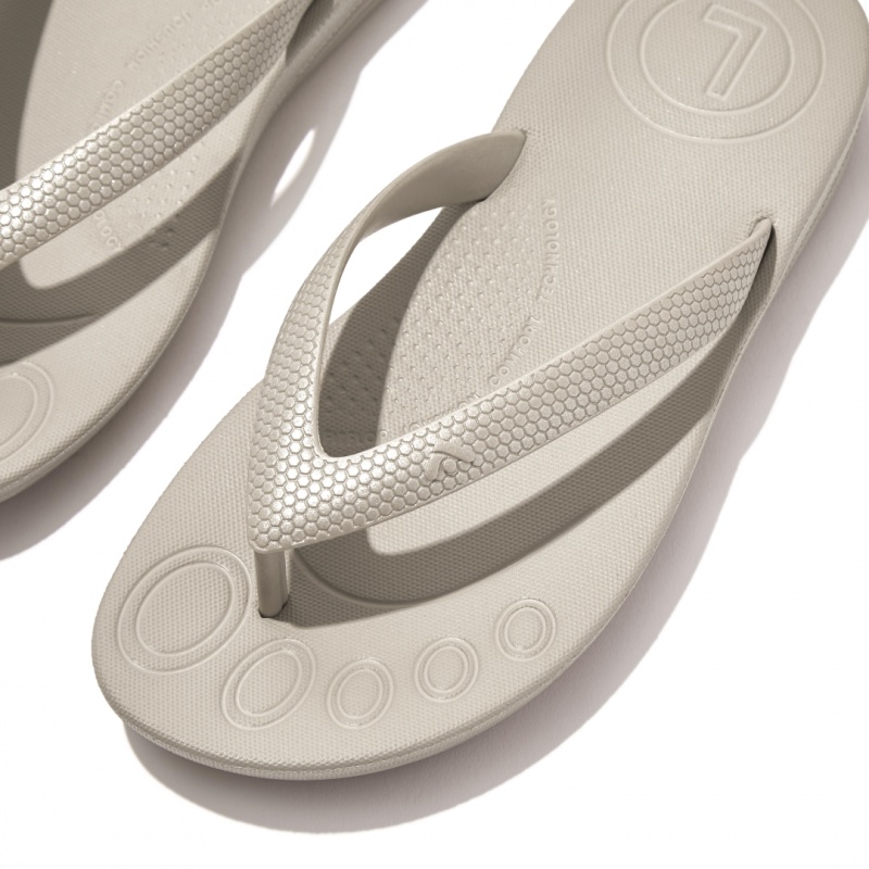 Silver Fitflop Iqushion Rubber Kids' Flip Flops | MY-RXBCLI759