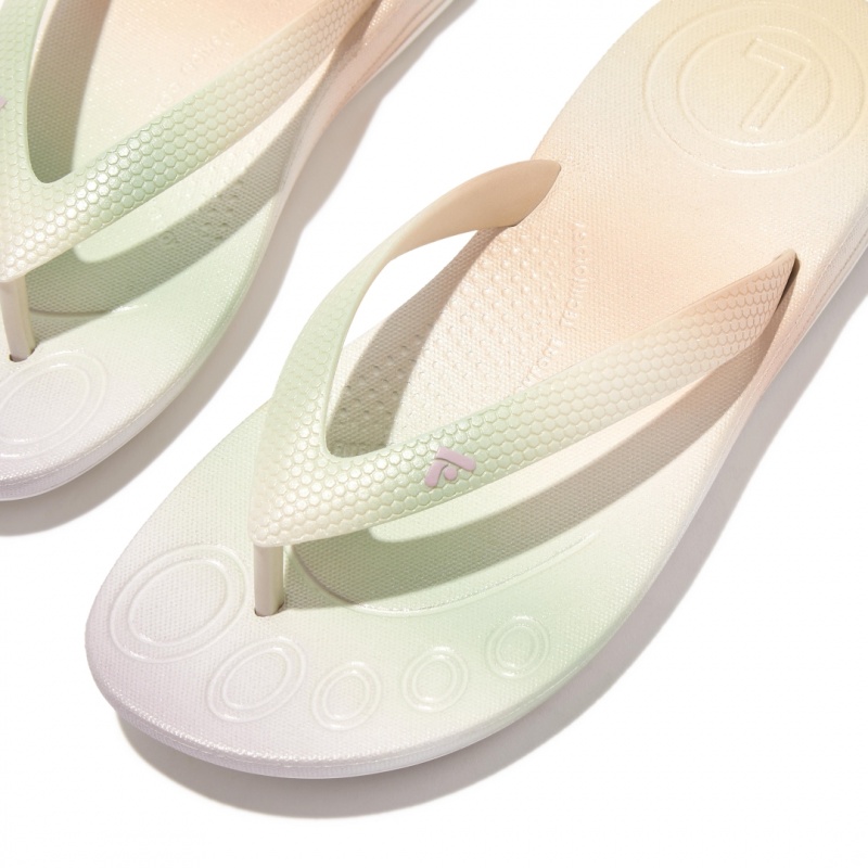 White Fitflop Iqushion Rubber Kids' Flip Flops | MY-CPHRTW862